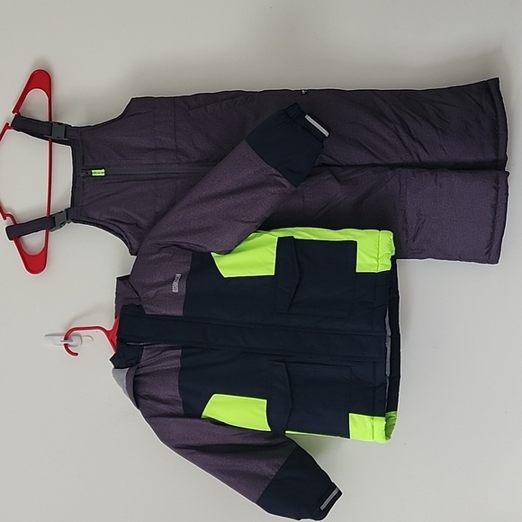 OshKosh B'Gosh Boys' Ski Jacket and Snowbib Snowsuit Set Size 5 - Picture 2 of 14